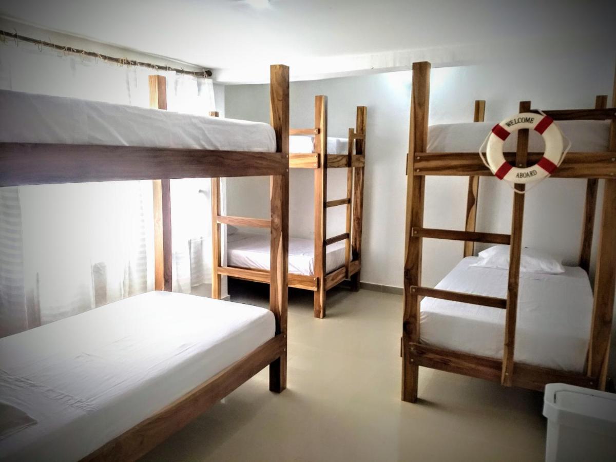 El Chiringuito Hostel Cartagena Luaran gambar